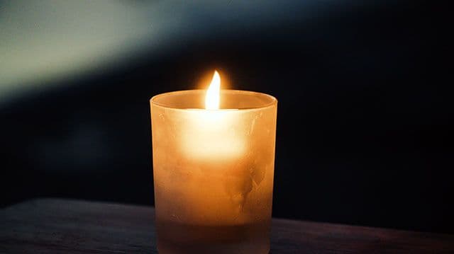 A Trindade e a Chama da Vela